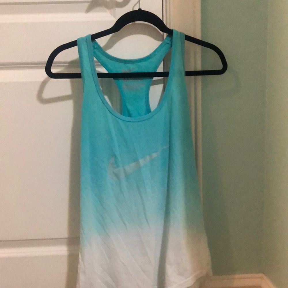 Nike Women’s Slim Fit Tank Top